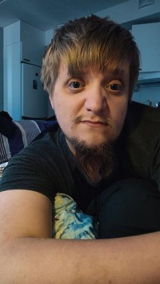 Tule pitämään seuraa ja tutustumaan! Kuvattomille en yleensä vastaa ja tyhmät viestit jätän huomiotta, ihan sama vaikka naama ärsyttää juuri sinua :D  snap/kik nobody.995   . Lisäksi kävin pitkästä aikaa valokuvailee, käykää seuraa Instagramis kela_teemu_photography ja jos malli hommat kiinnostelee, sinne viestiä!