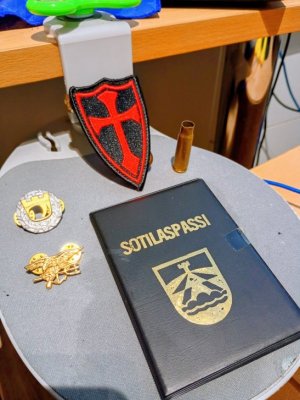 Oikeisto eh oon .. mutta lupssakka sellainen höpö oon .. Puolusta Suomea juu onnistuu :)  