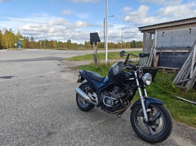 Mopo talveksi piiloon ja ens kesänä uudet ajelut 😎
