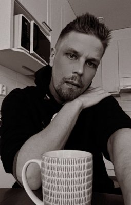 Löytyisikö seuraa tän näköiselle?