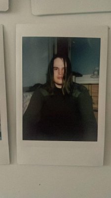 Heitetääs toinenkin, kaverin ottama polaroidilla