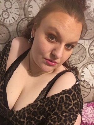 Ihanaa uutta vuotta 🥳 Täällä muuttopuuhia uusiin maisemiin 💪😎