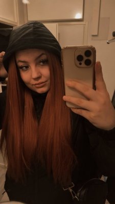 Tää vuos alko kummallisesti sillee hyvällä tavalla mut nyt ihmiset hämmentää mua iha vitusti. Nyt sit taas vaa vituttaa ja ärsyttää kaikki joten ei kai täs, kai jotai hyvää mulleki jossai kohti ehkä xd 