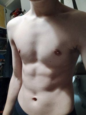  oon kuvassa mutta naama ei vaa näy