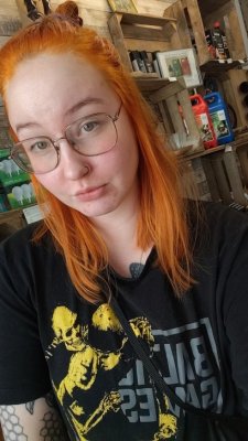 Plussat ja miinukset yhteen: me ei kuuluta yhteen.  Perutaan häät, perutaan yhteinen hautapaikka 🎶