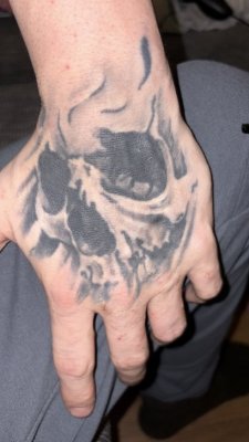 Tämmönen löytyy kämmenestä