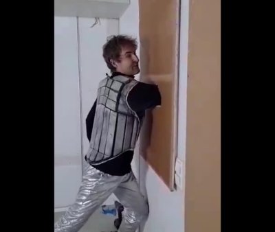 Jossain vaiheessa valmistuu ROBOCOP elokuva jossa sain näytellä ROBOCOPpia.