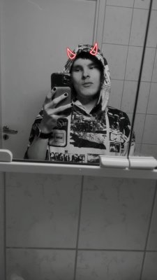 Tuu rohkeesti laittaa viestii vaan en pure 