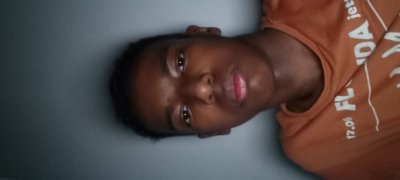  _jos kenellä  kiinosttaa minua nii n olen tässä