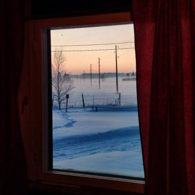 Ulkona on talvi! #winter #landscape #photography #finland #snow #house #talvi #maisema #lumi #talo #suomi #valokuvaus #pelto #sunset #auringonlasku #omakotitalo